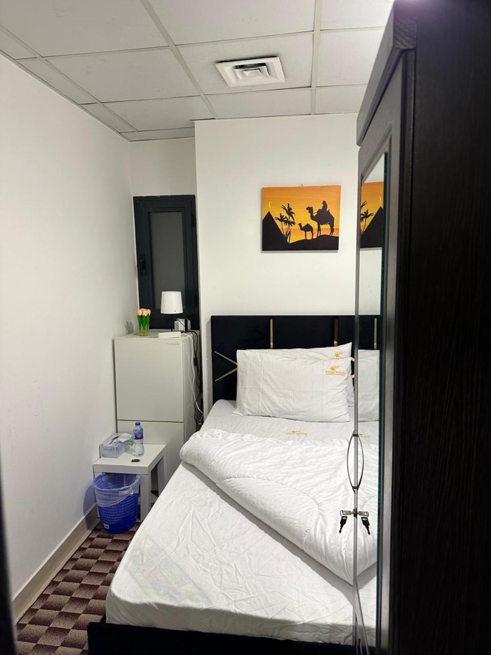 Four Stars Hostel Dubai Luaran gambar