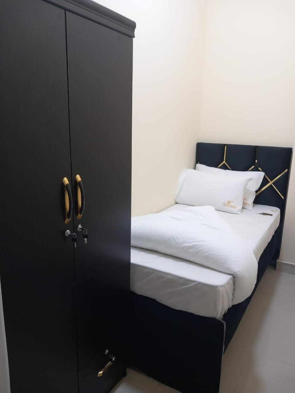 Four Stars Hostel Dubai Luaran gambar
