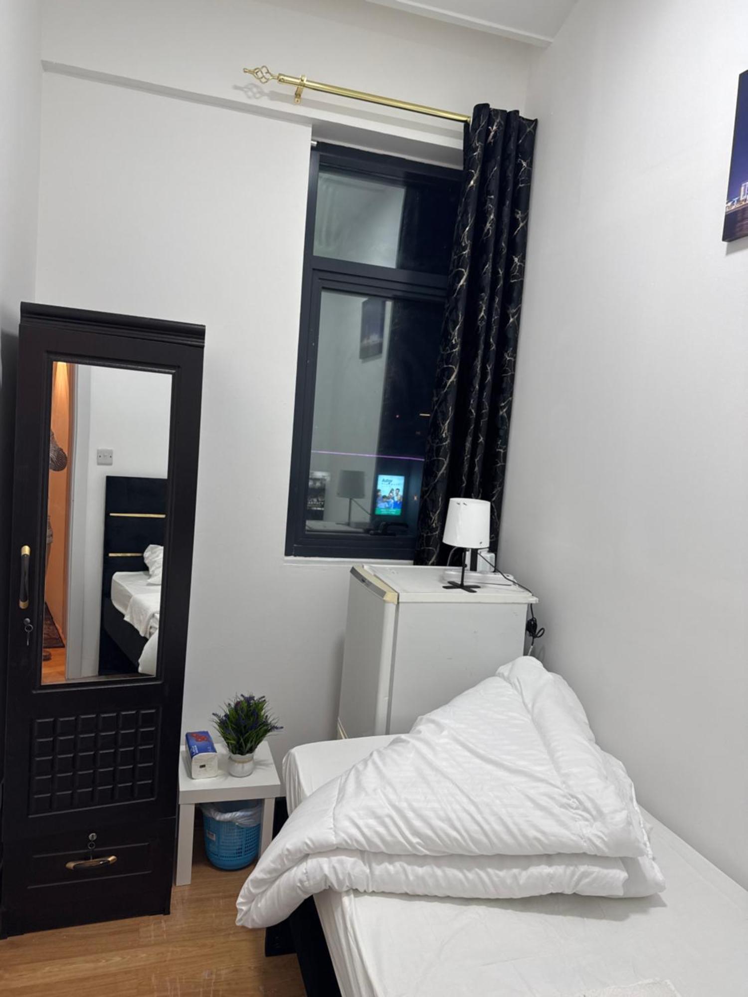 Four Stars Hostel Dubai Luaran gambar